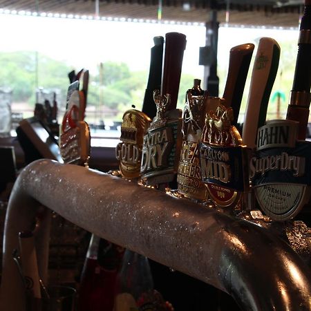 Riverview Tavern Ross River 외부 사진